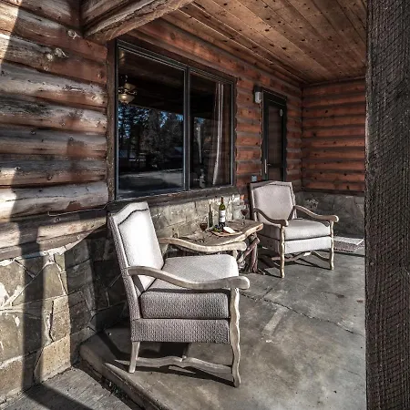 Alpine Cabin, 3 Bedrooms, Deck, Sleeps 8